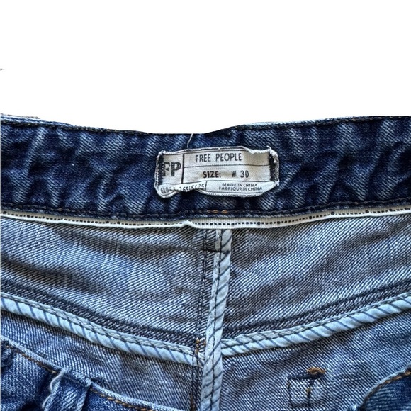Women's Free People Blue Jean Shorts Distressed High-Waisted Beach Mini Size 30 - Picture 5 of 7